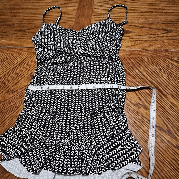 La Blanca Black and White Floral Swim Dress size 6 - Picture 3 of 7